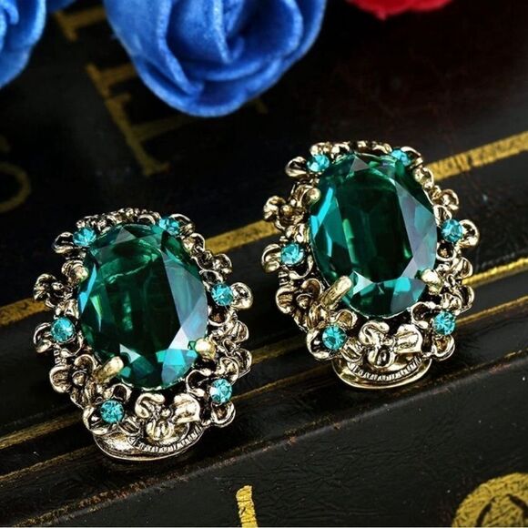 Antique Yellow Gold with Emerald Green Austrian Crystal Cameo Clip On Earrings - Picture 2 of 5